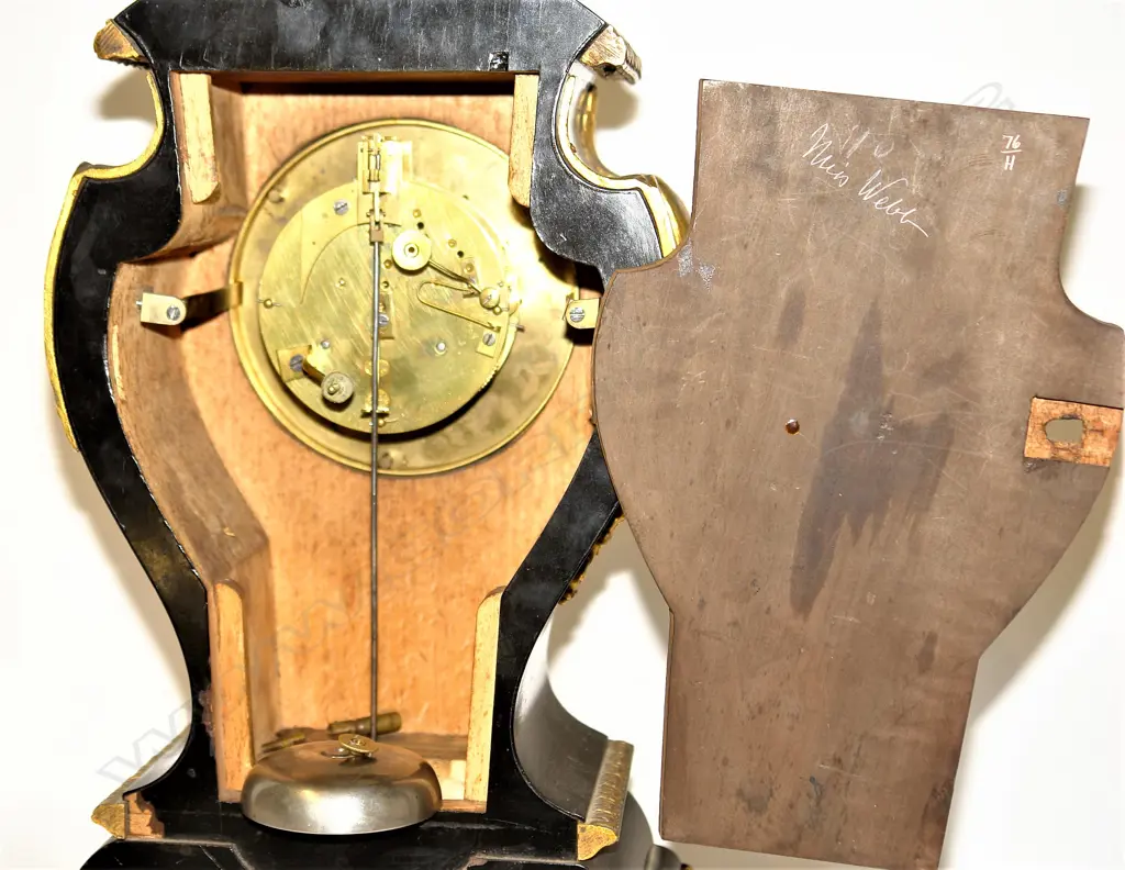 A good 19thC French Louis XV style boulle mantel clock Image 1++