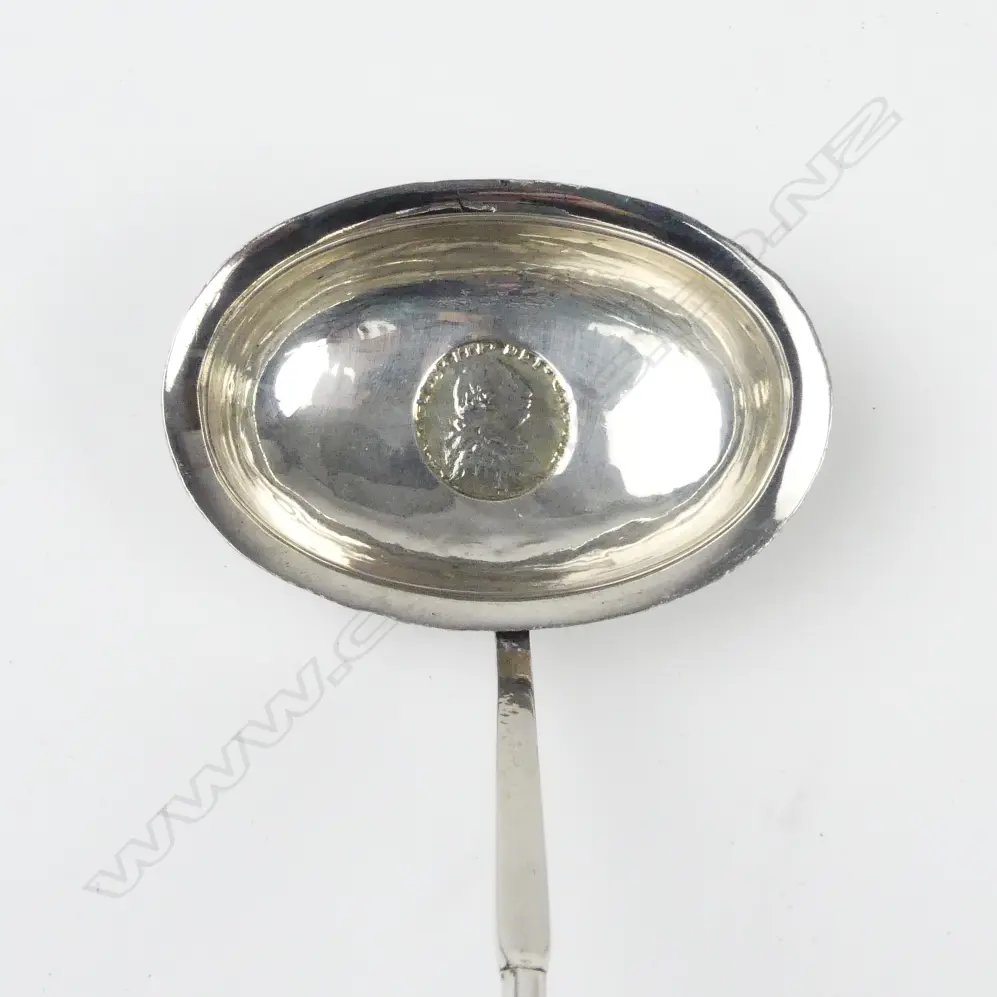 A Georgian silver toddy ladle Image 1++