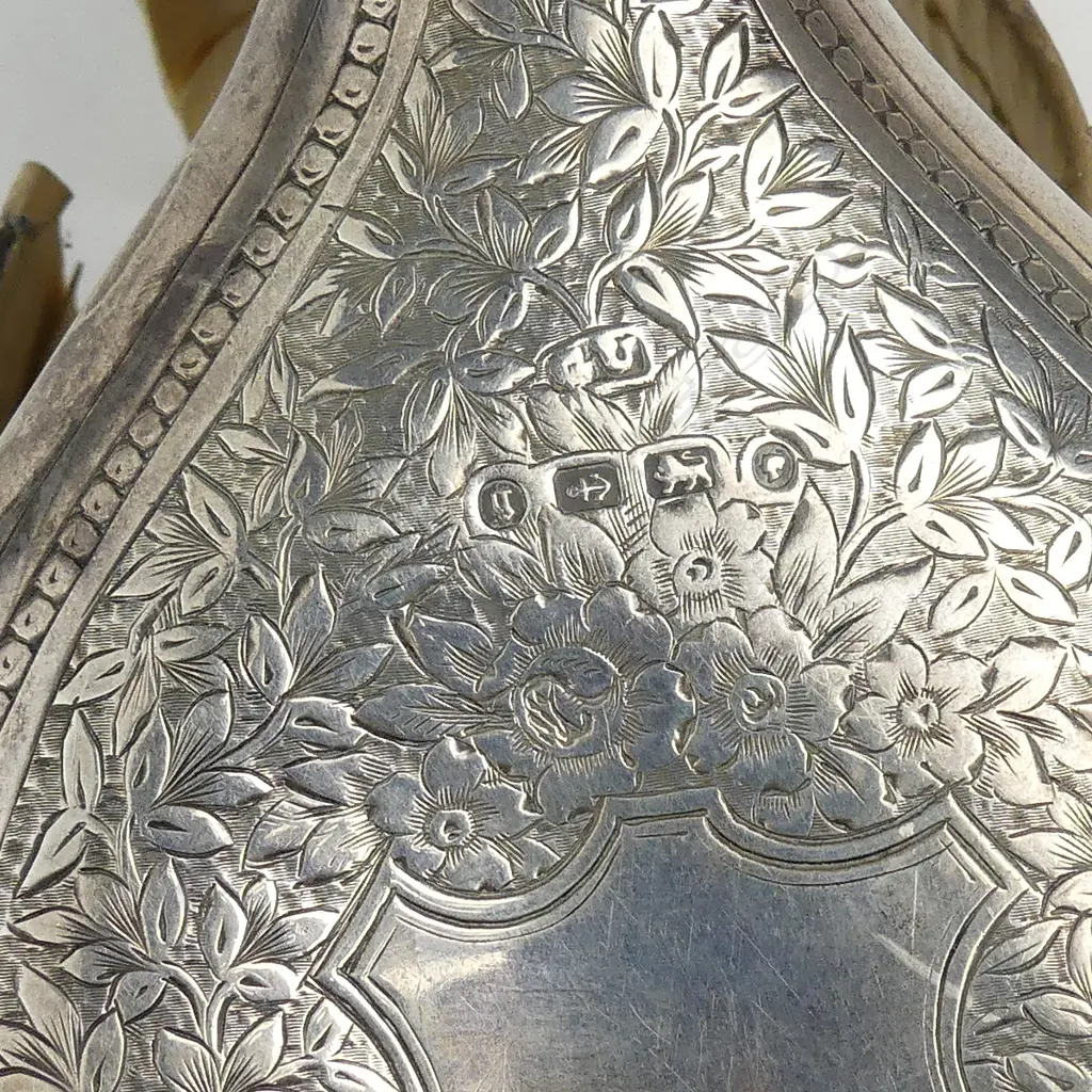 A Victorian silver hip flask Image 1++