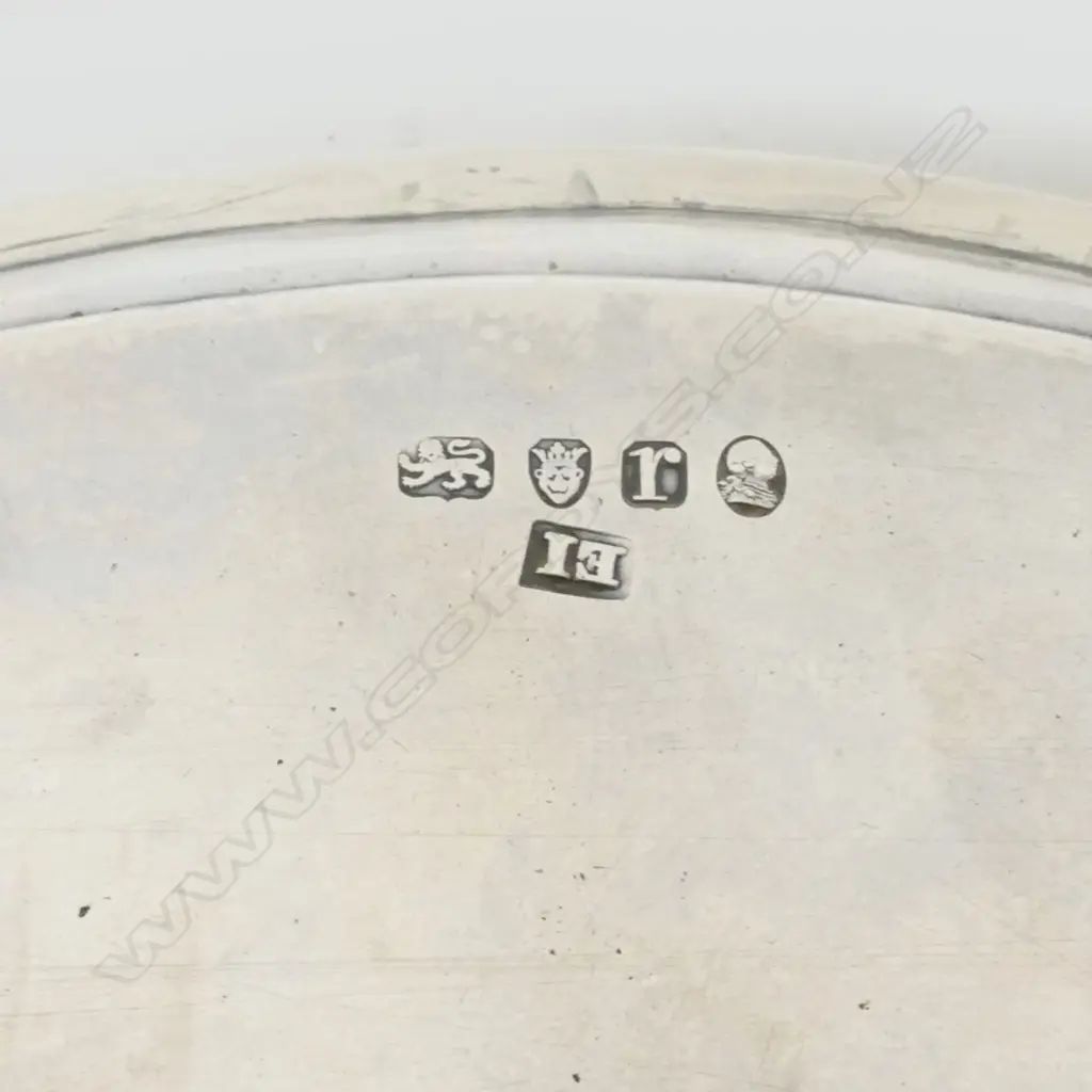 A George III silver tea pot stand Image 1++
