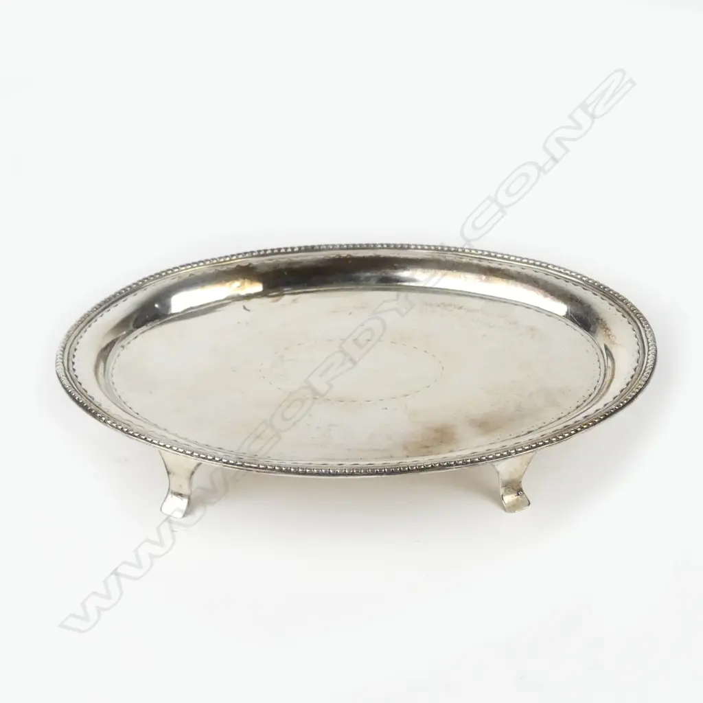 An Irish George III silver tea pot stand Image 1++