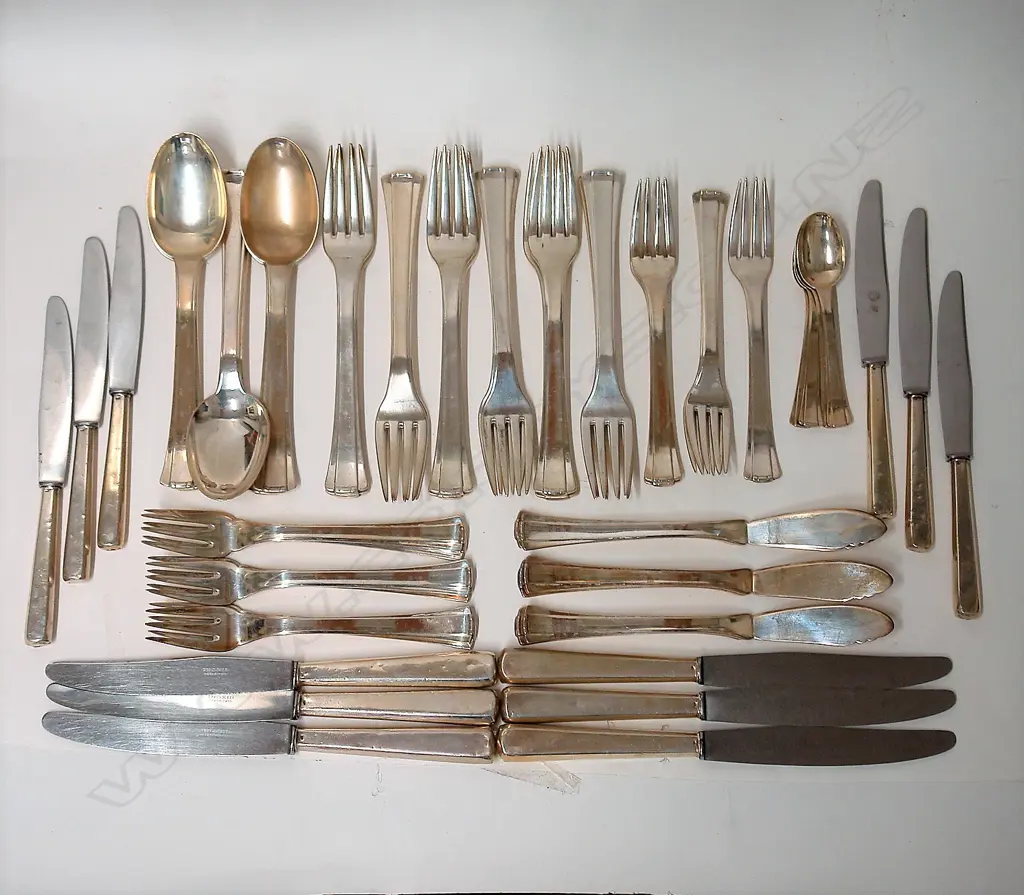 A European (Italy) Art Deco silver cutlery service Image 1++