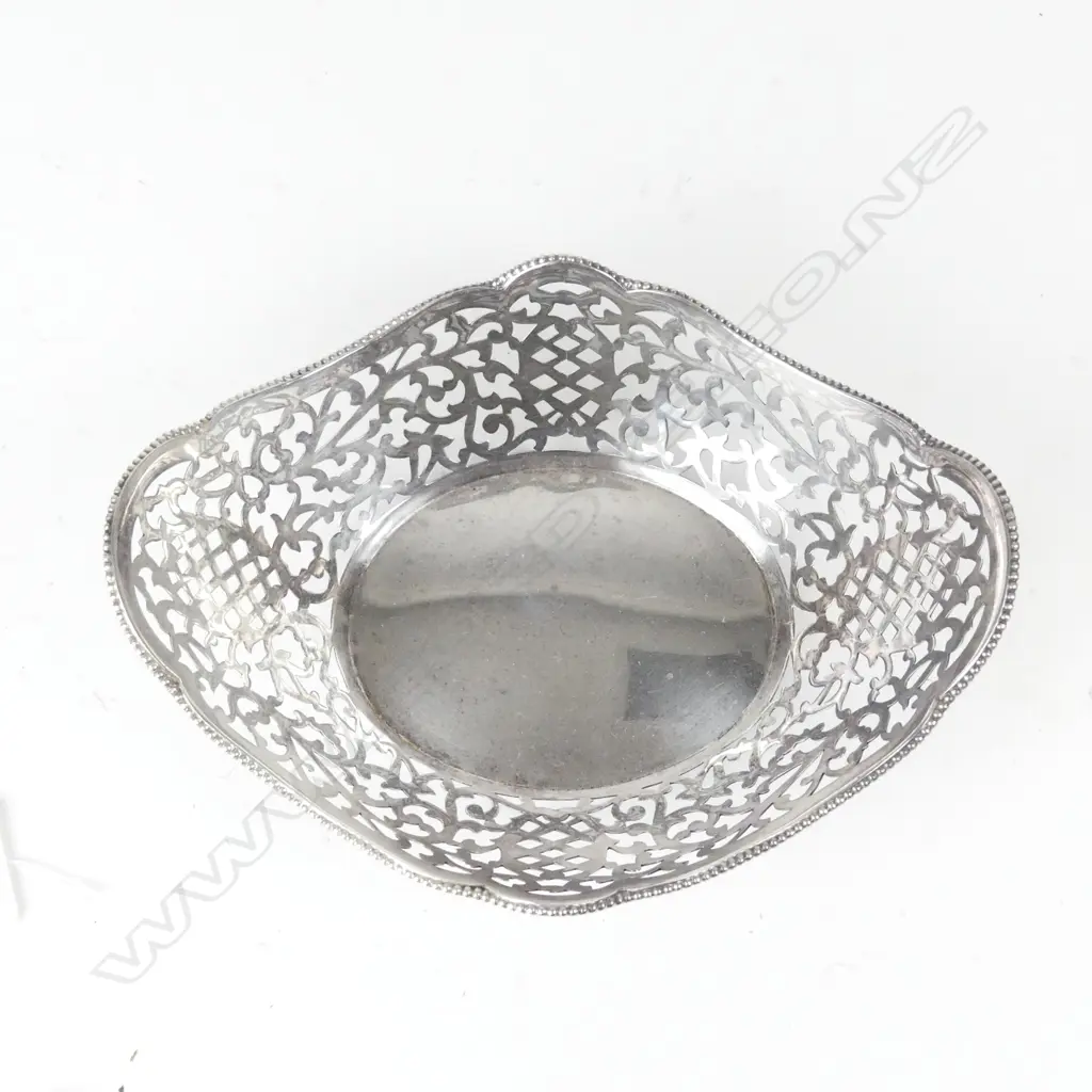 A continental .800 small silver basket Image 1++
