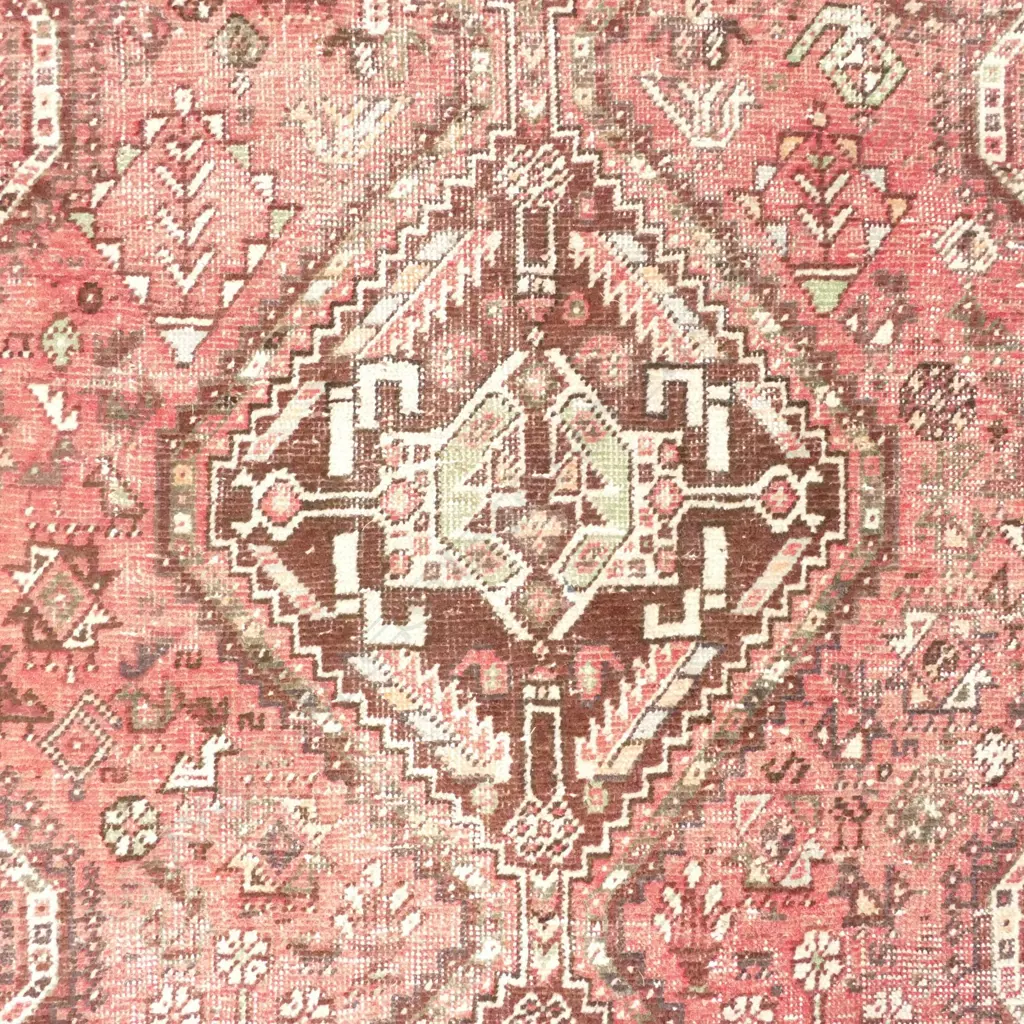 An antique Shiraz Karyola hand knotted rug Image 1++