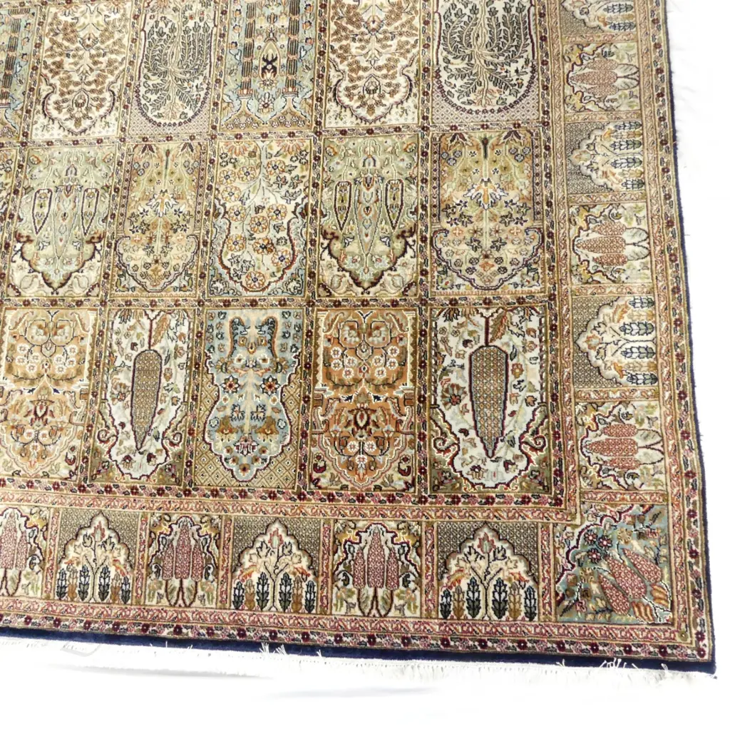 A large silk and wool hand knotted carpet Image 1++