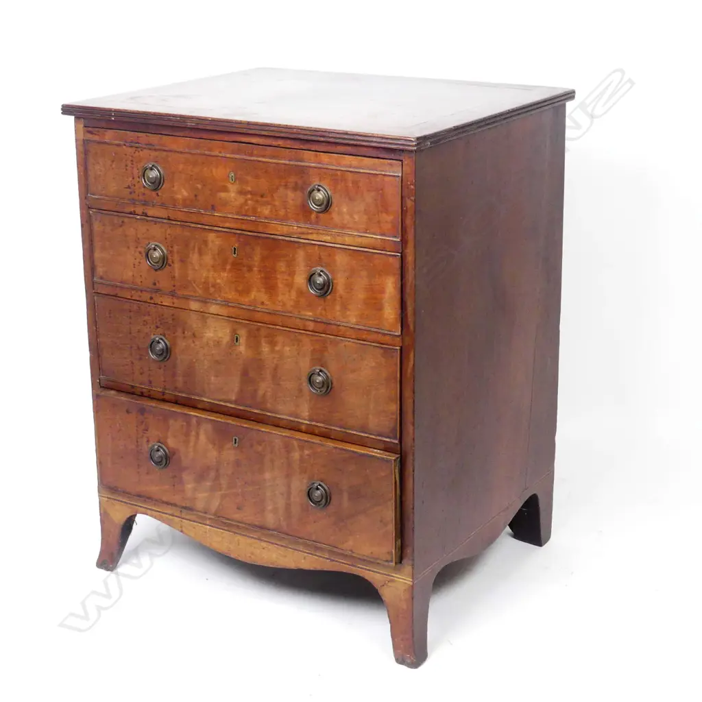 A small proportion mahogany chest of drawers Image 1++