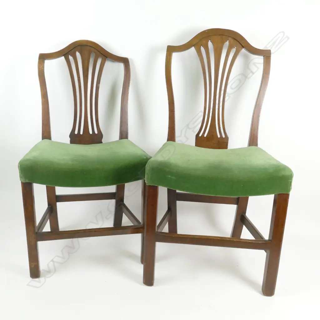 Two George III mahogany side chairs Image 1++