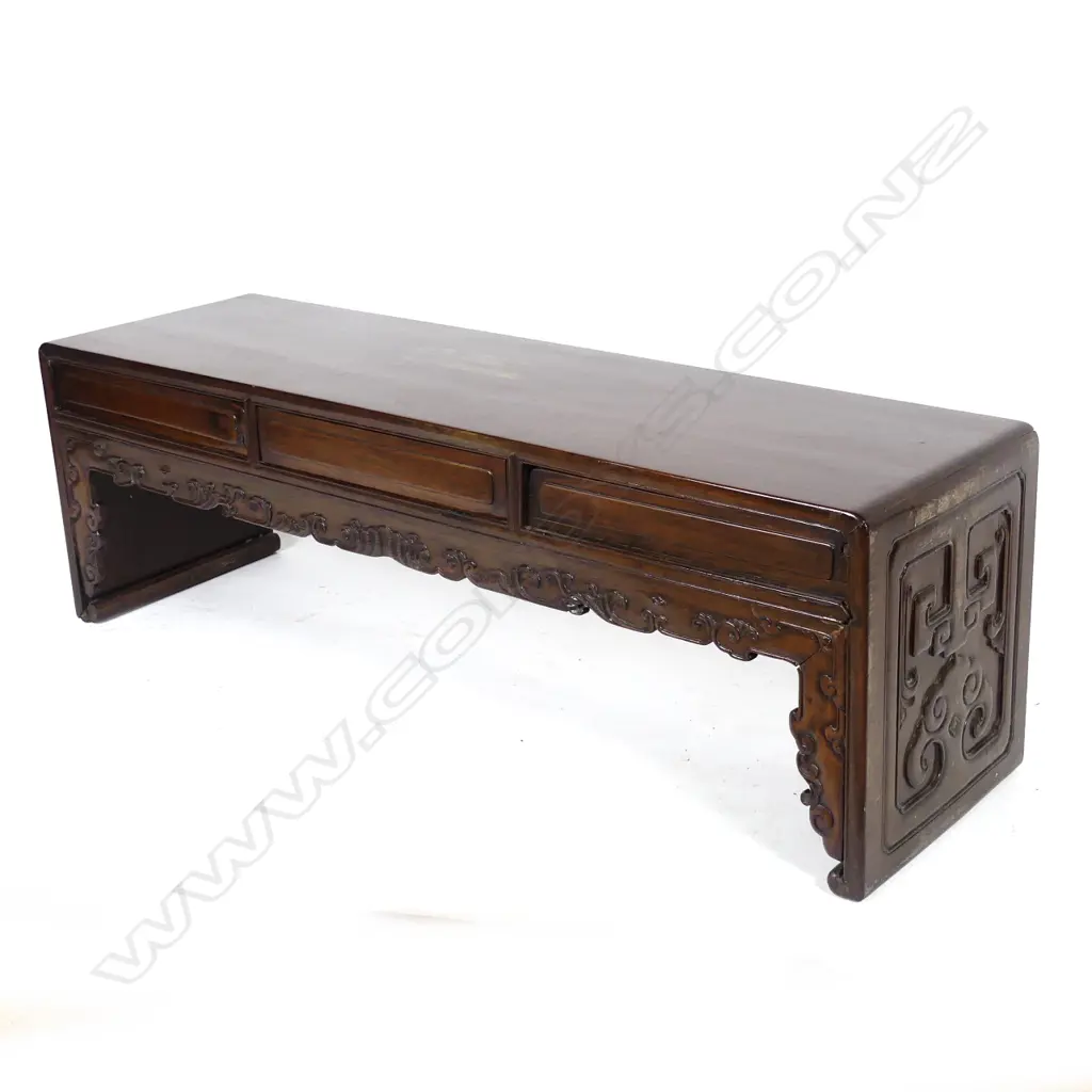 A Chinese rosewood scholar's table Image 1++