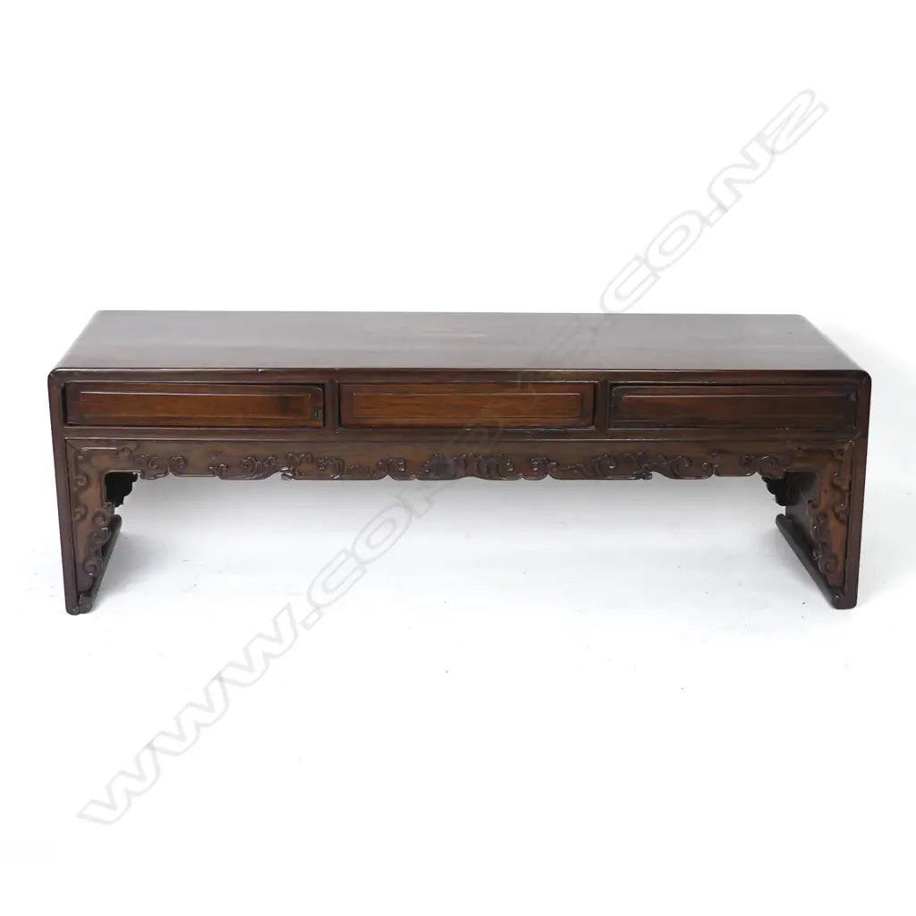 A Chinese rosewood scholar's table Image 1++