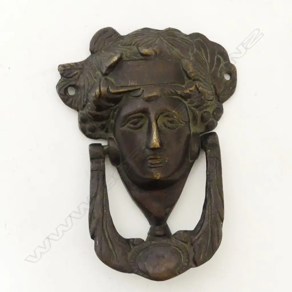 A bronze Art Nouveau door knocker Image 1++