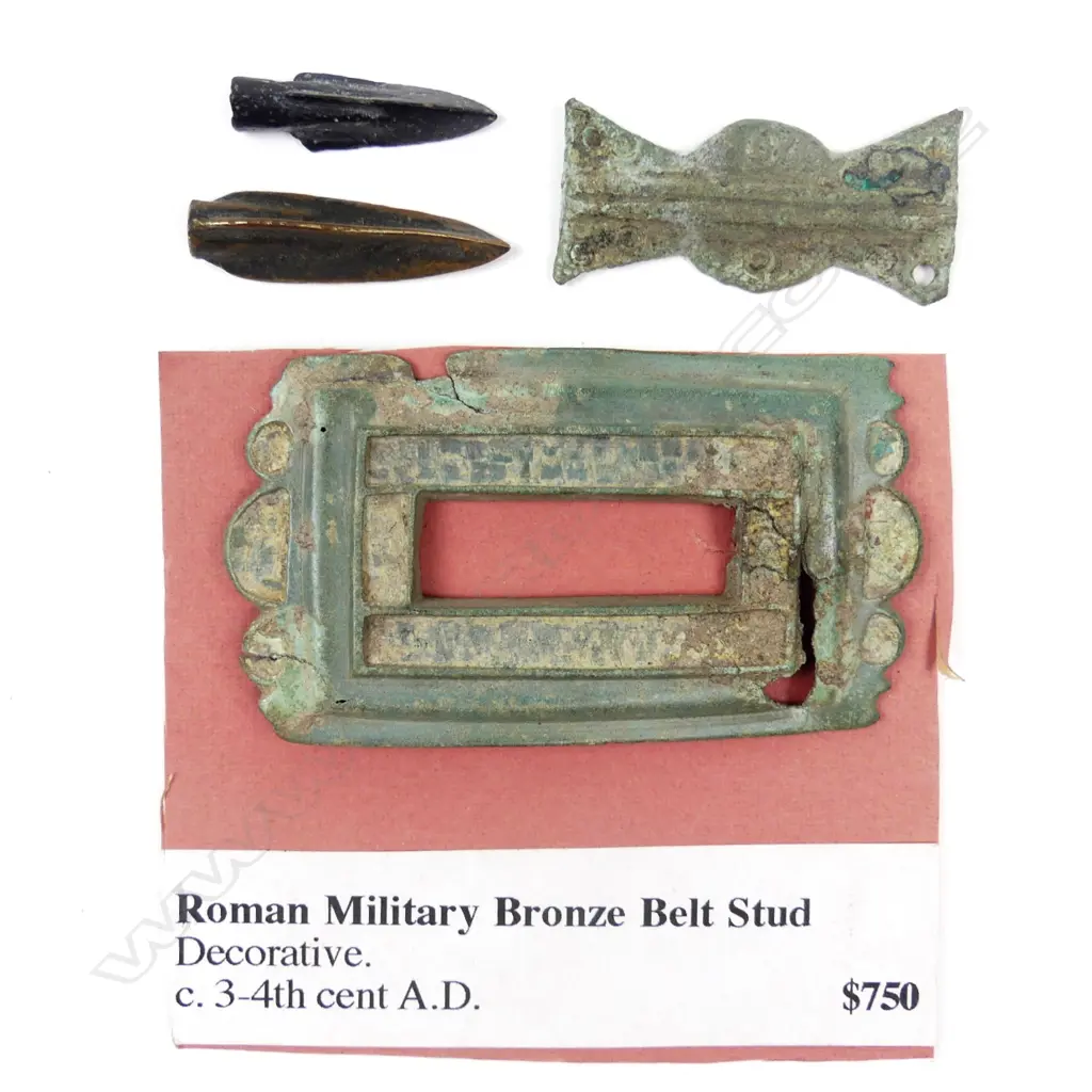 Two Roman Republic bronze arrow heads Image 1++