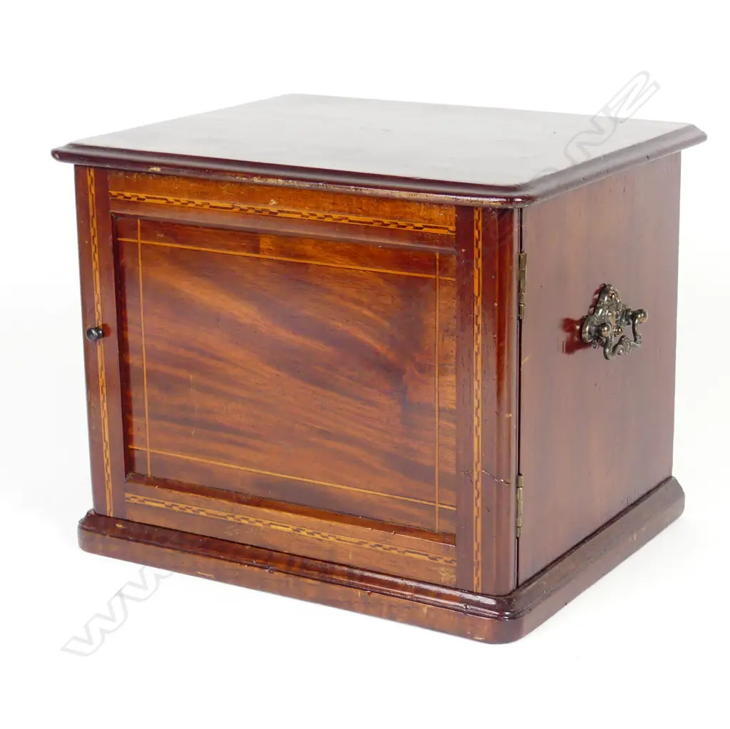 A mahogany coin collector's cabinet Image 1++