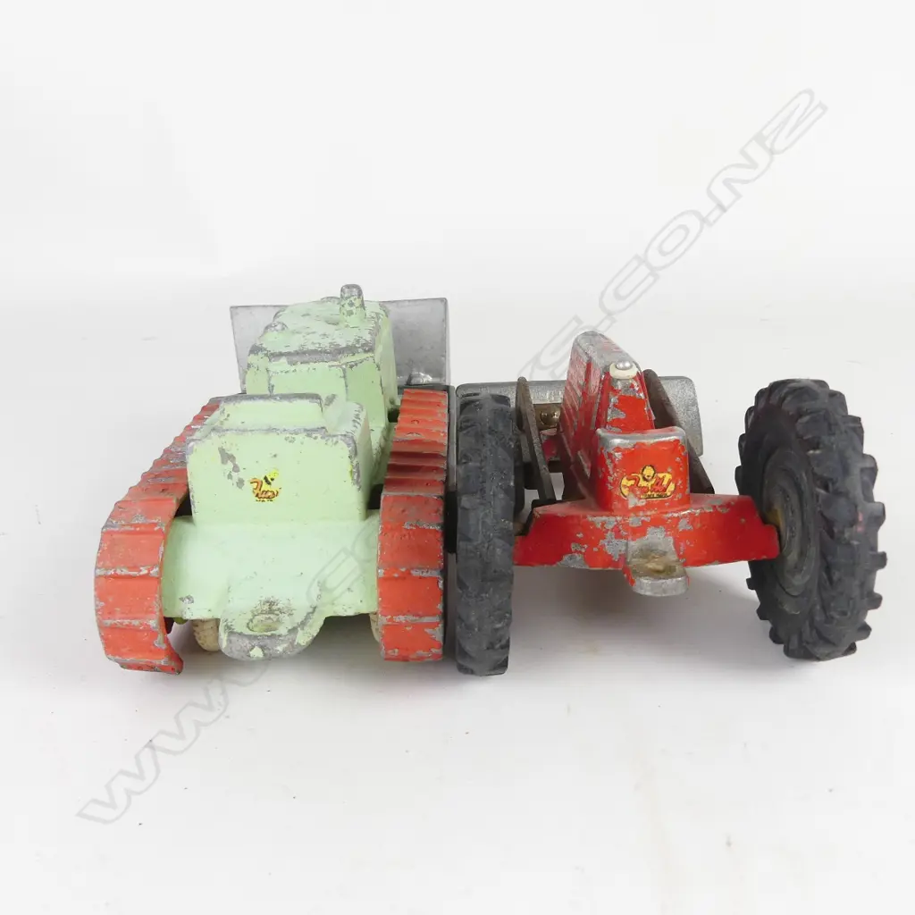 A vintage Fun Ho bulldozer and tractor Image 1++