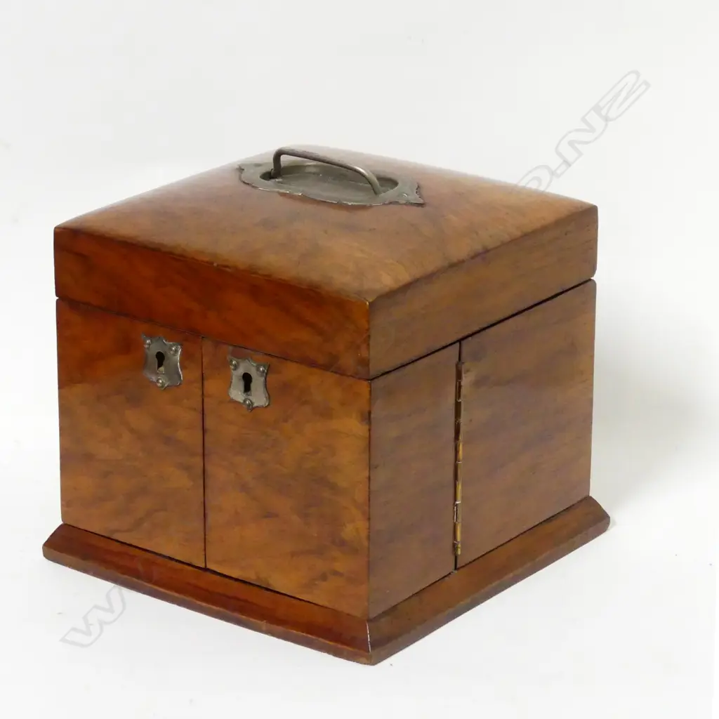 A Victorian walnut jewellery and dressing case combination Image 1++