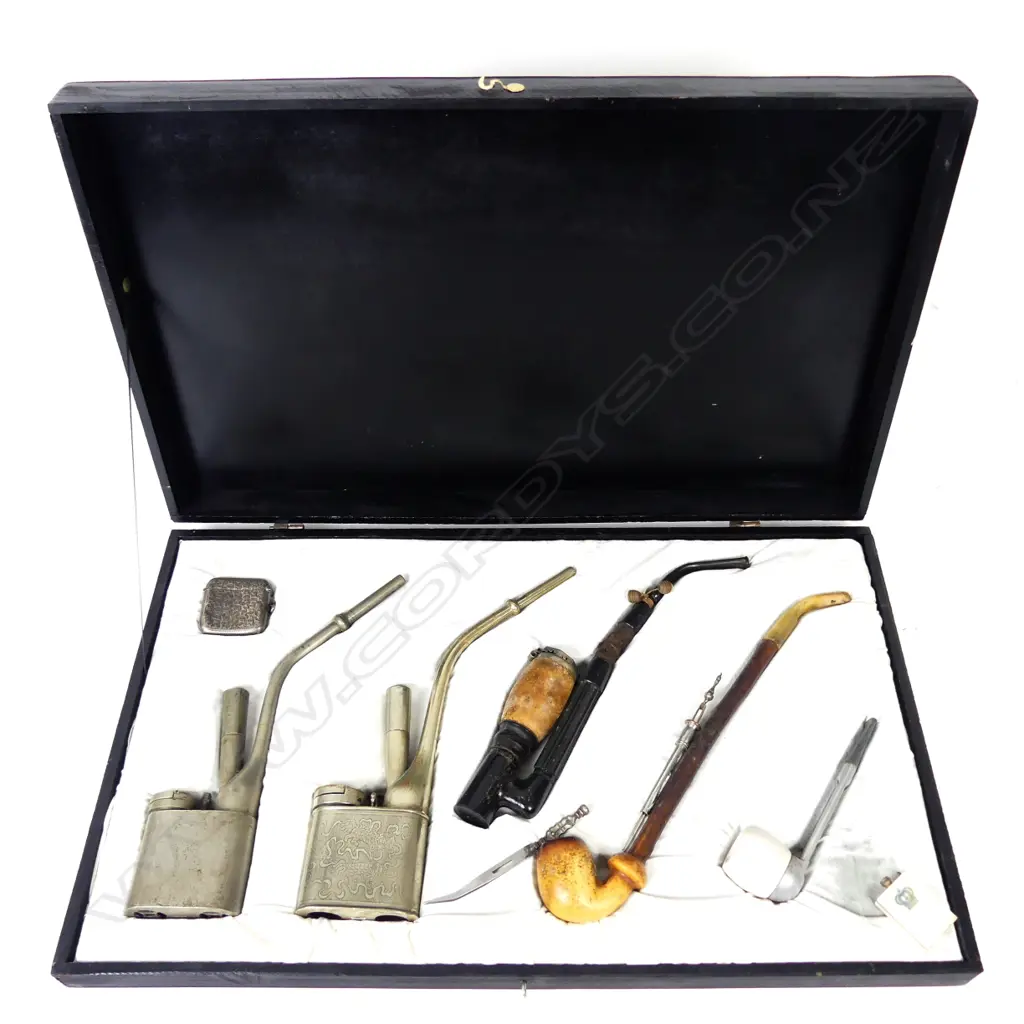 A collection of five pipes and accessories Image 1++