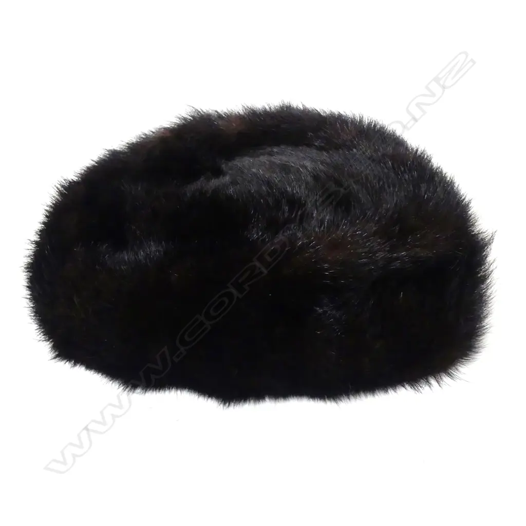 A black mink hat Image 1++