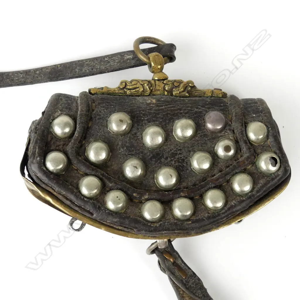 A c.1900 Tibetan fire steel 'Chakmak' belt-hung tinder pouch Image 1++