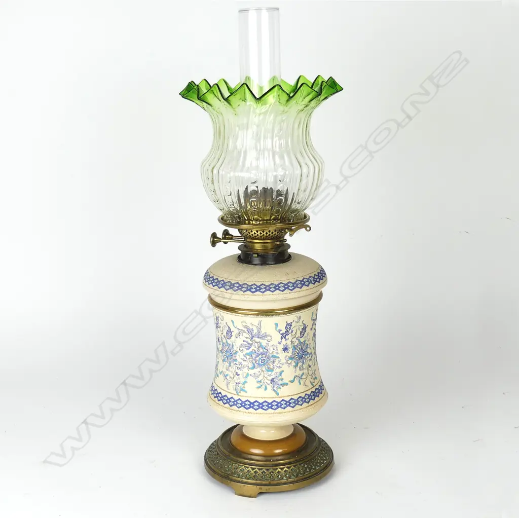 An Edwardian kerosene lamp Image 1++