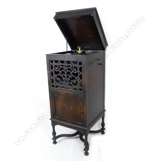 A vintage oak Edison floor standing diamond disc phonograph