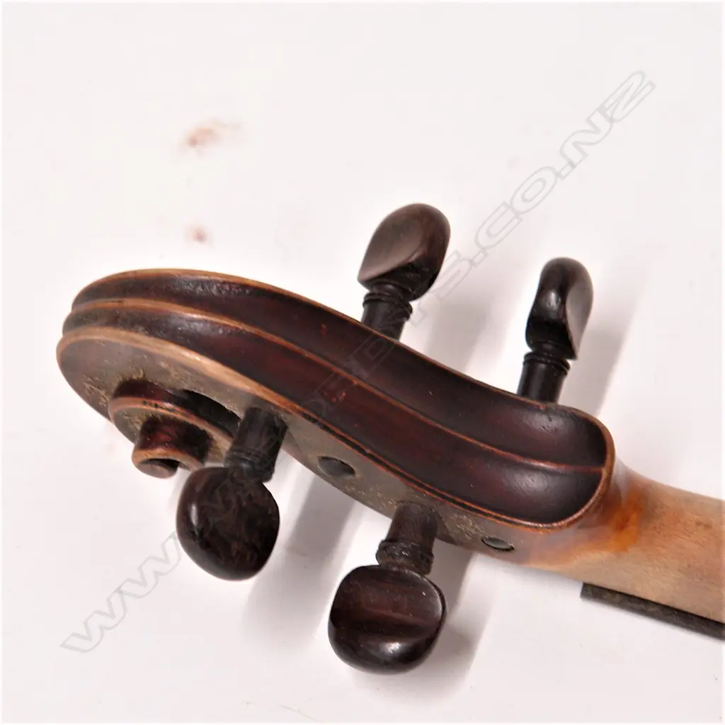 A Victorian violin Image 1++