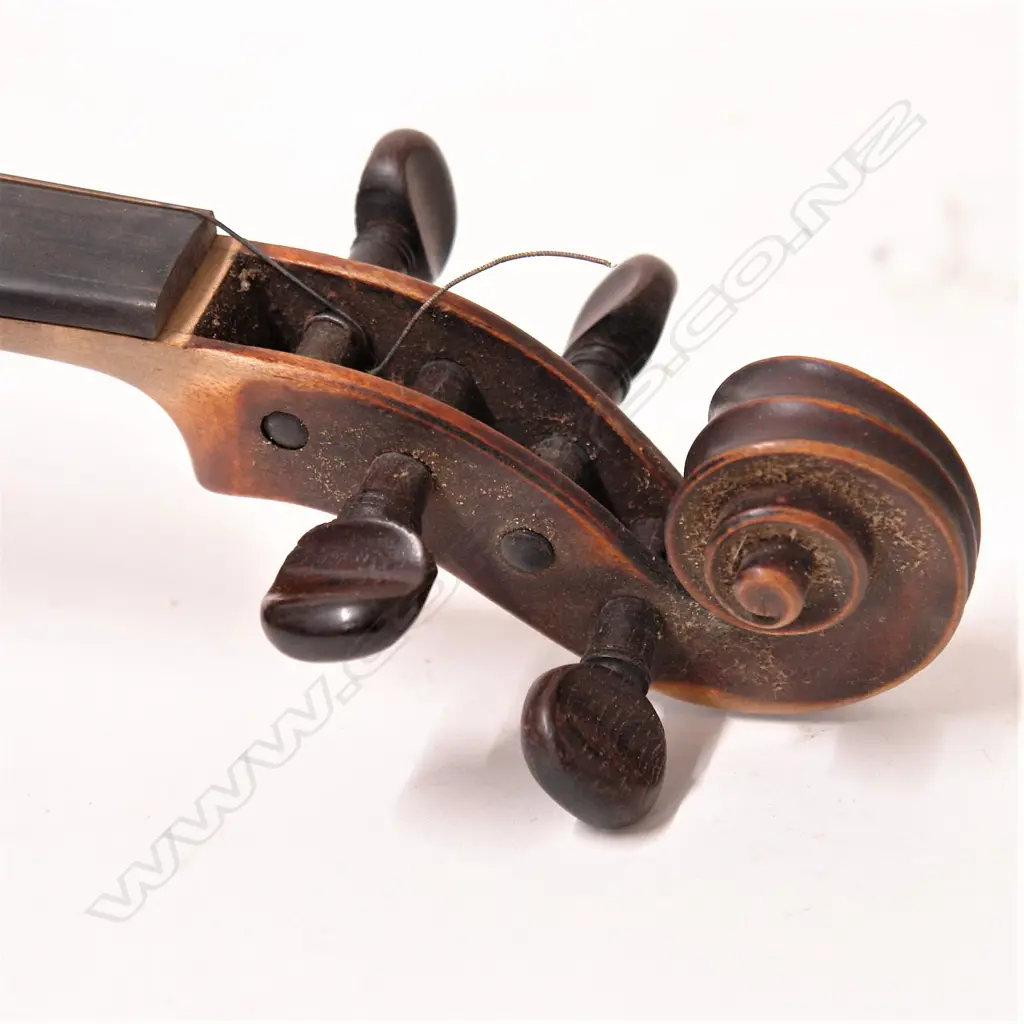A Victorian violin Image 1++