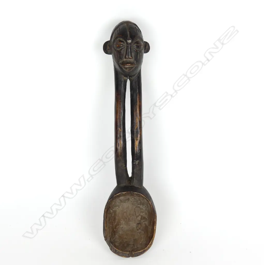 An African tribal carved spoon Image 1++