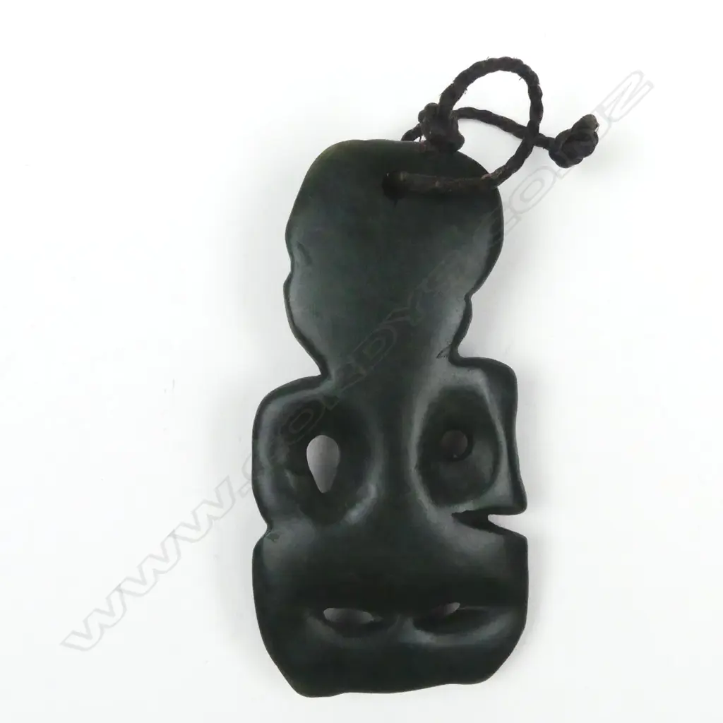 A pounamu hei tiki Image 1++