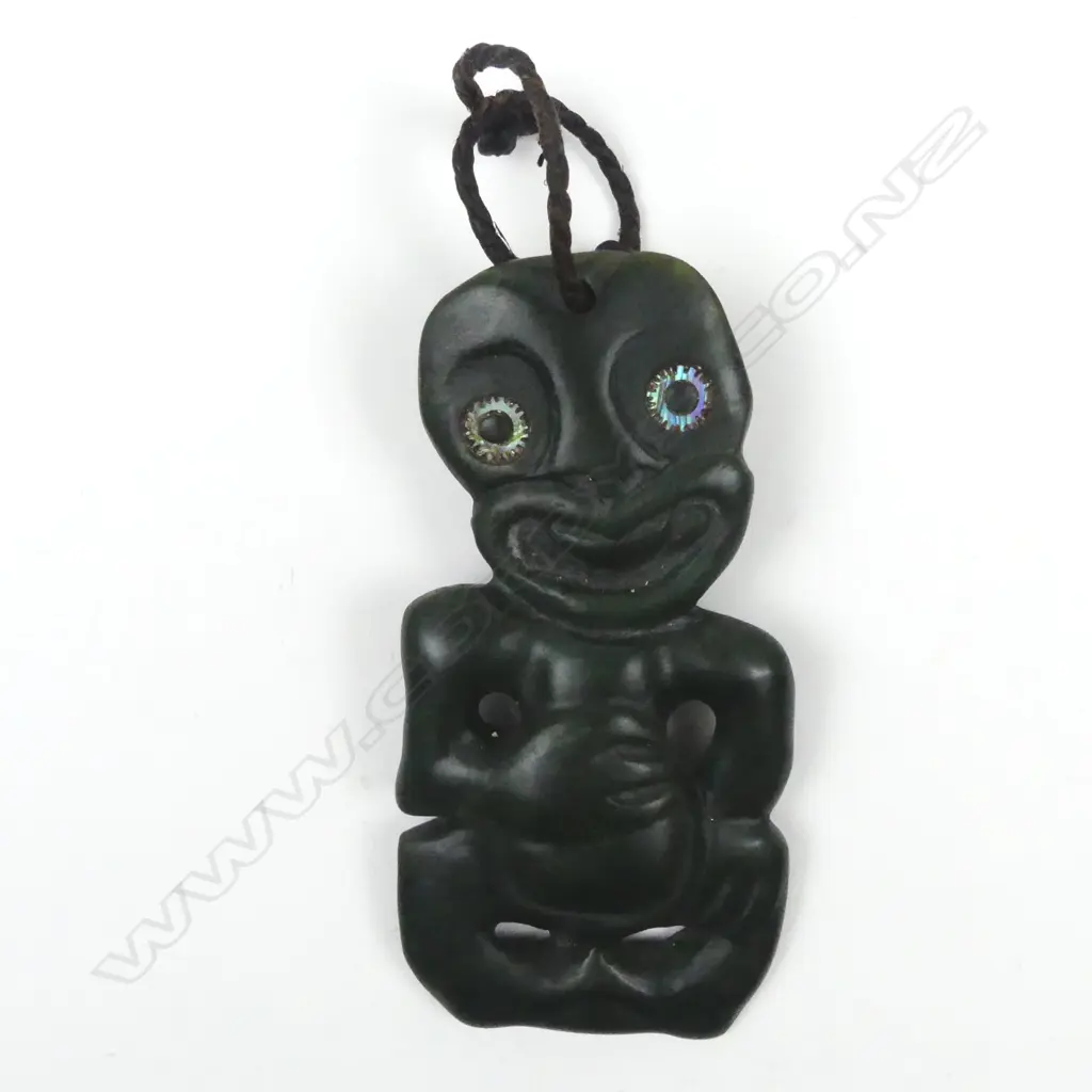 A pounamu hei tiki Image 1++
