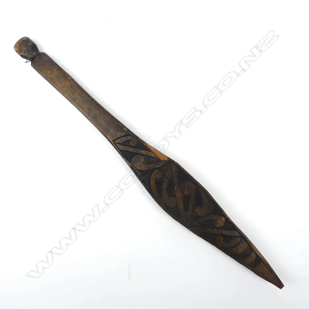 A 20thC Maori souvenir carved paddle Image 1++