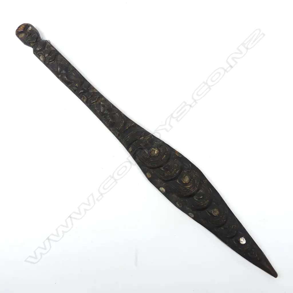 A 20thC Maori souvenir carved paddle Image 1++