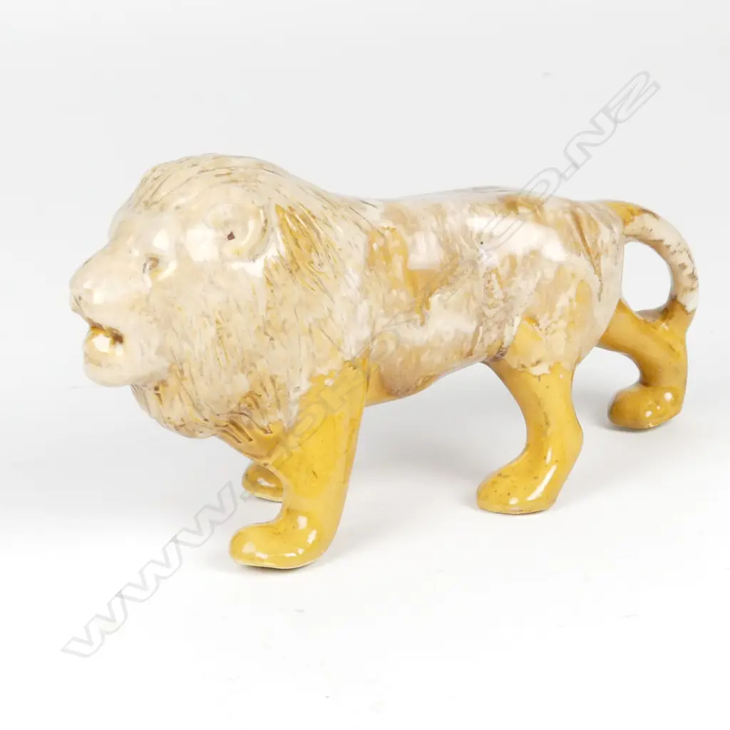 An early Crown Lynn attributed prowling lion sculpture Image 1++