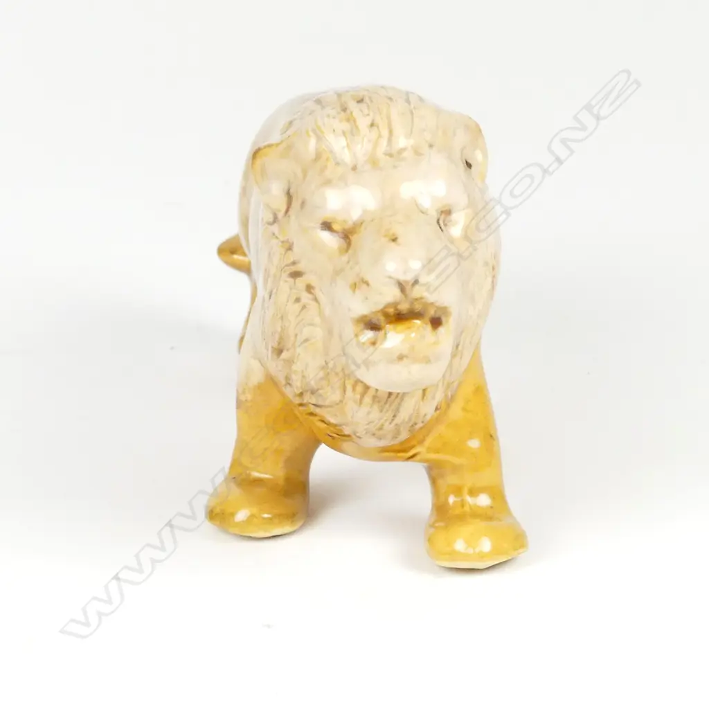 An early Crown Lynn attributed prowling lion sculpture Image 1++