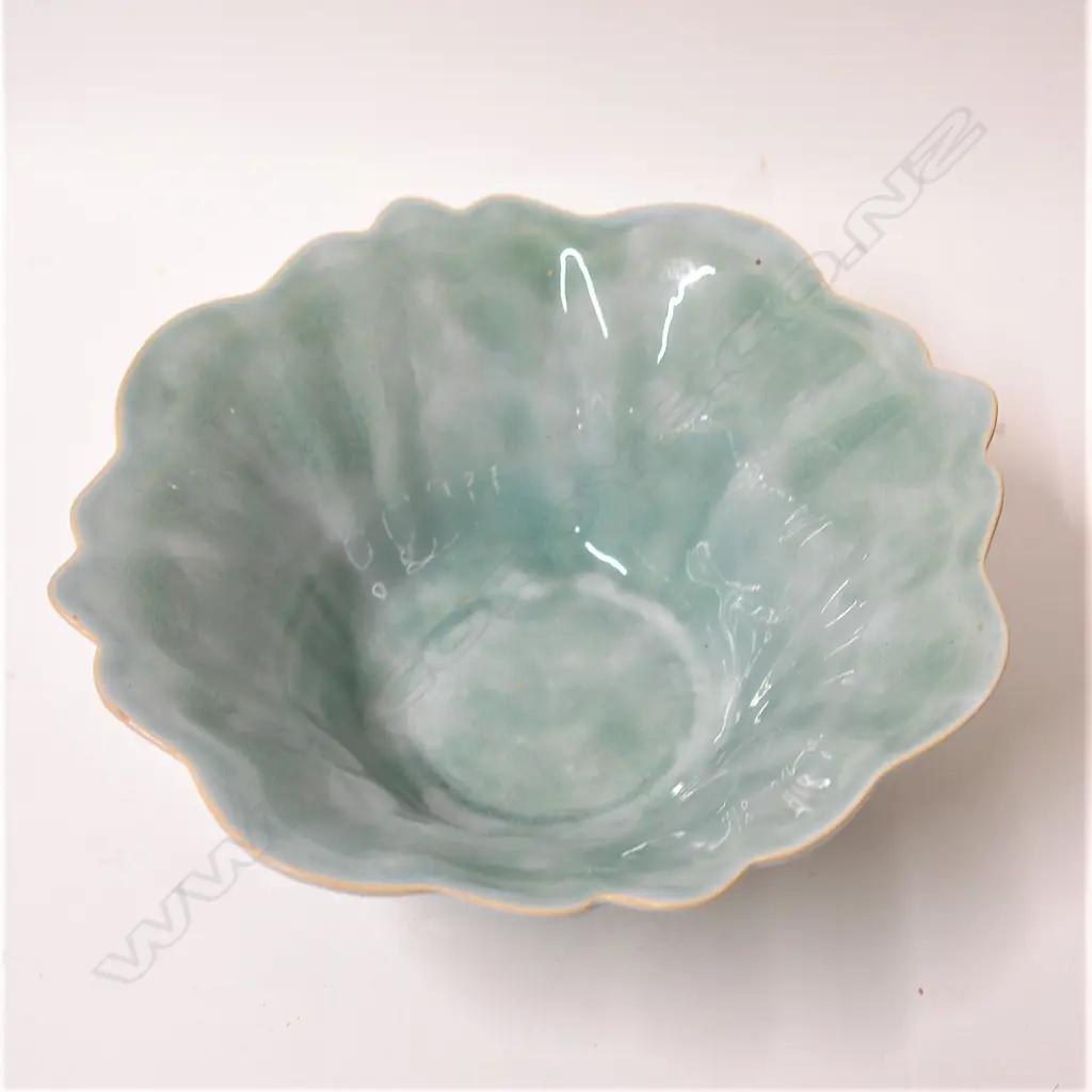 An early Crown Lynn Ambrico flared bowl Image 1++