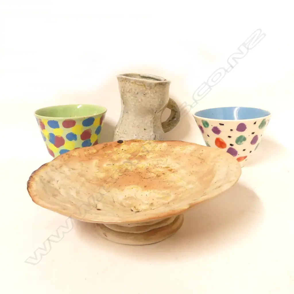 Four pieces of NZ pottery Image 1++