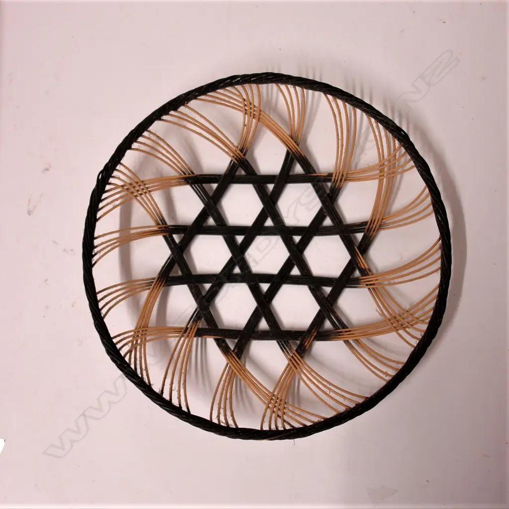 A vintage Ruth Castle hand woven cane dish Image 1++