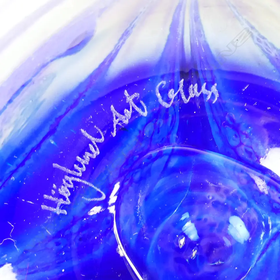 A Hoglund glass vase Image 1++