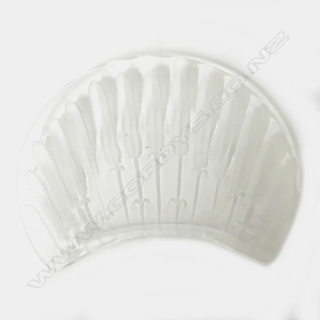 A Lalique France signed 'Jaffa' dish Image 1++