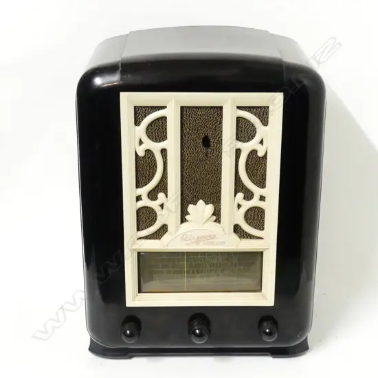 An Australian Airzone 'Radio Star' mantel radio