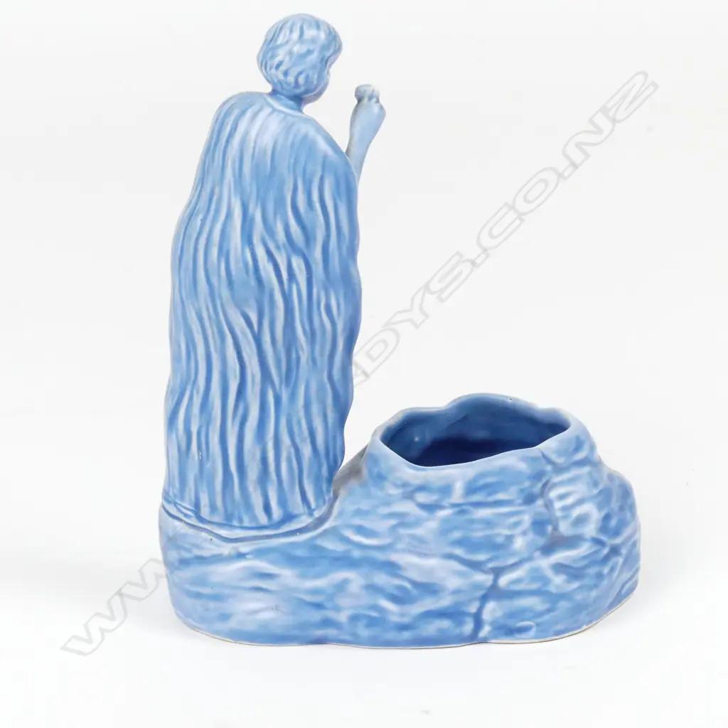 A vintage Sylvac uncommon naked lady figured vase Image 1++
