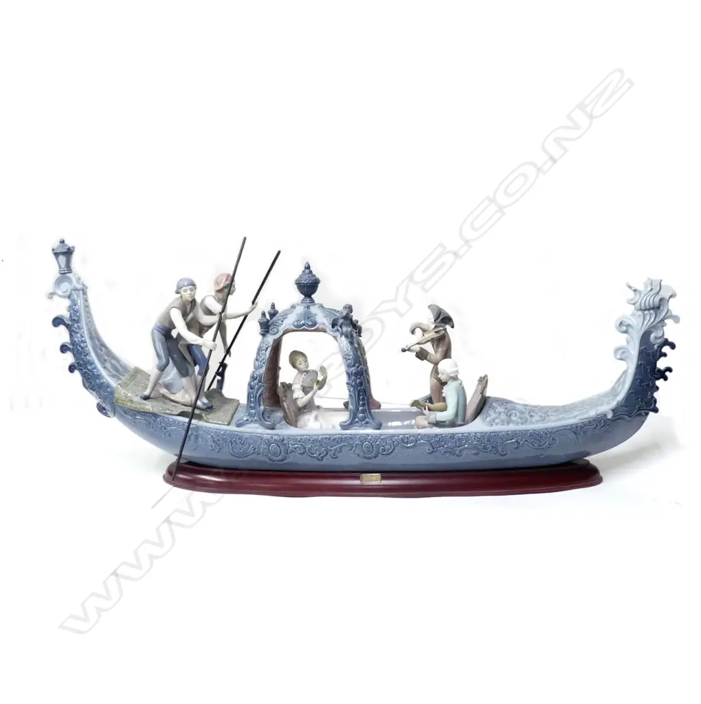An impressive and large Lladro gondola Image 1++