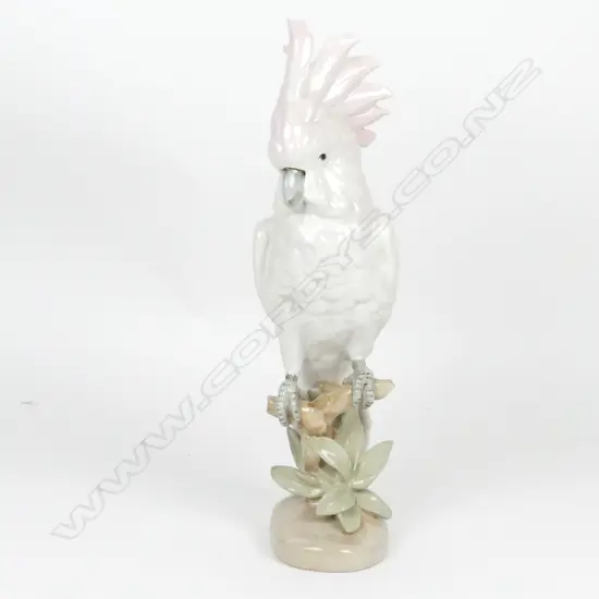 A Royal Dux study of a cockatoo