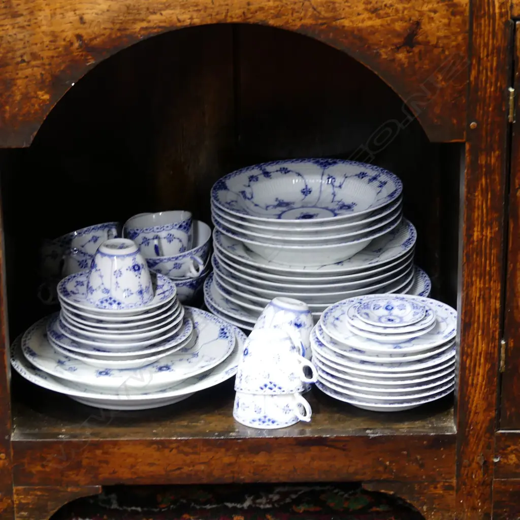 A large Royal Copenhagen part dinner service Image 1++