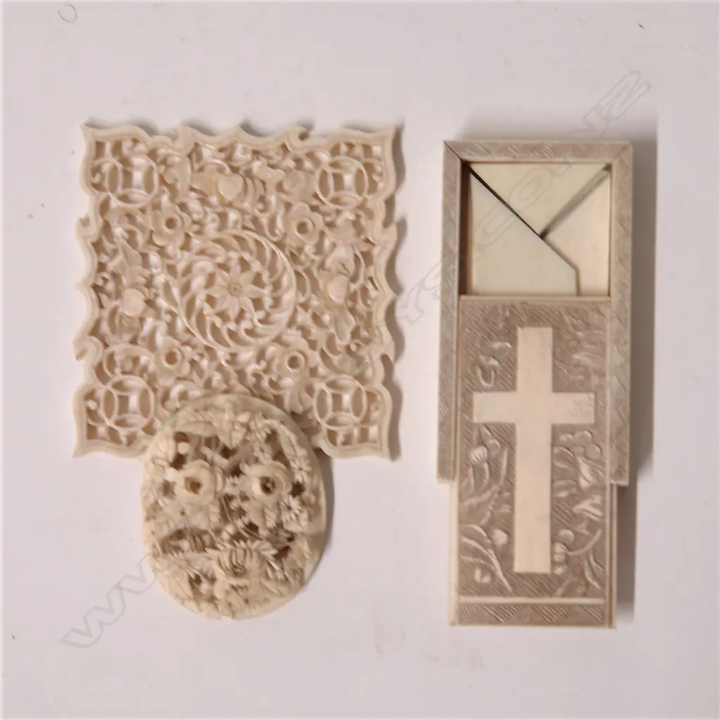 Three 19thC finely carved ivory pieces Image 1++