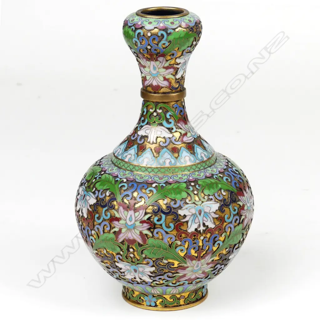 A Chinese cloisonné vase Image 1++