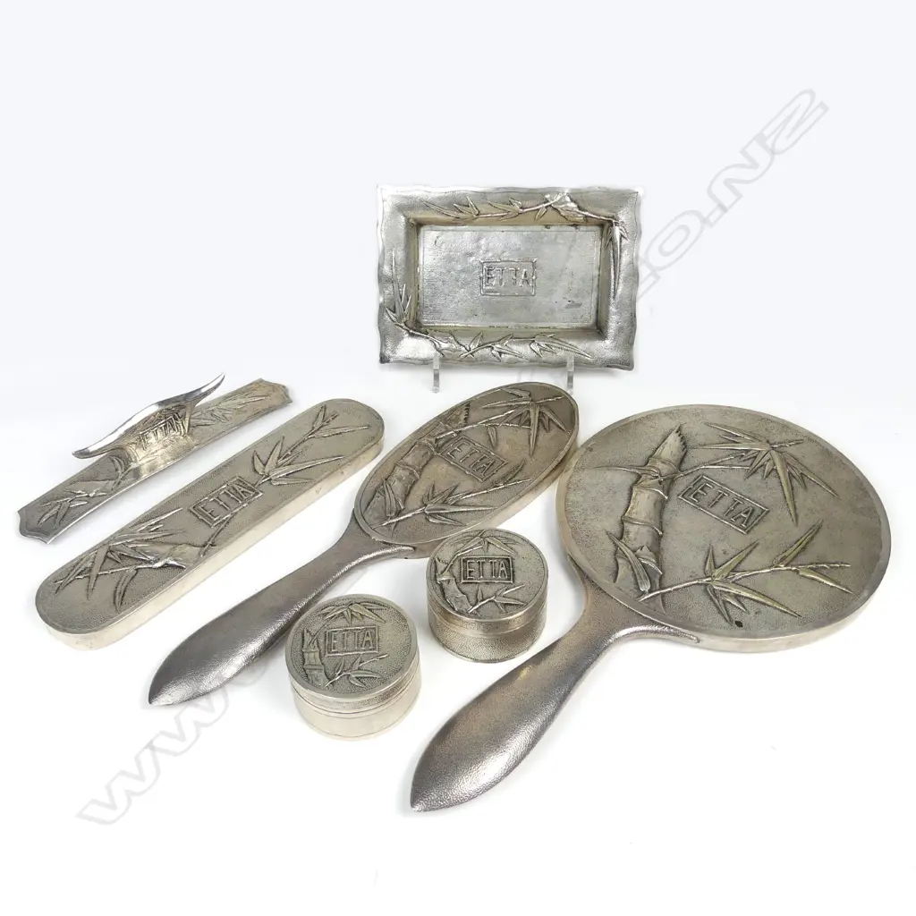 C.J. China Jewellery Co. seven piece early 20thC Chinese silver dressing table set Image 1++