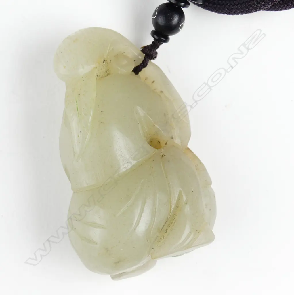 A Chinese jade small figure of a boy Image 1++