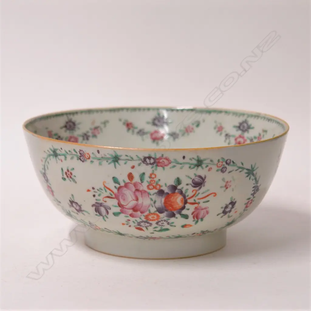A 18th/19thC Chinese export bowl Image 1++