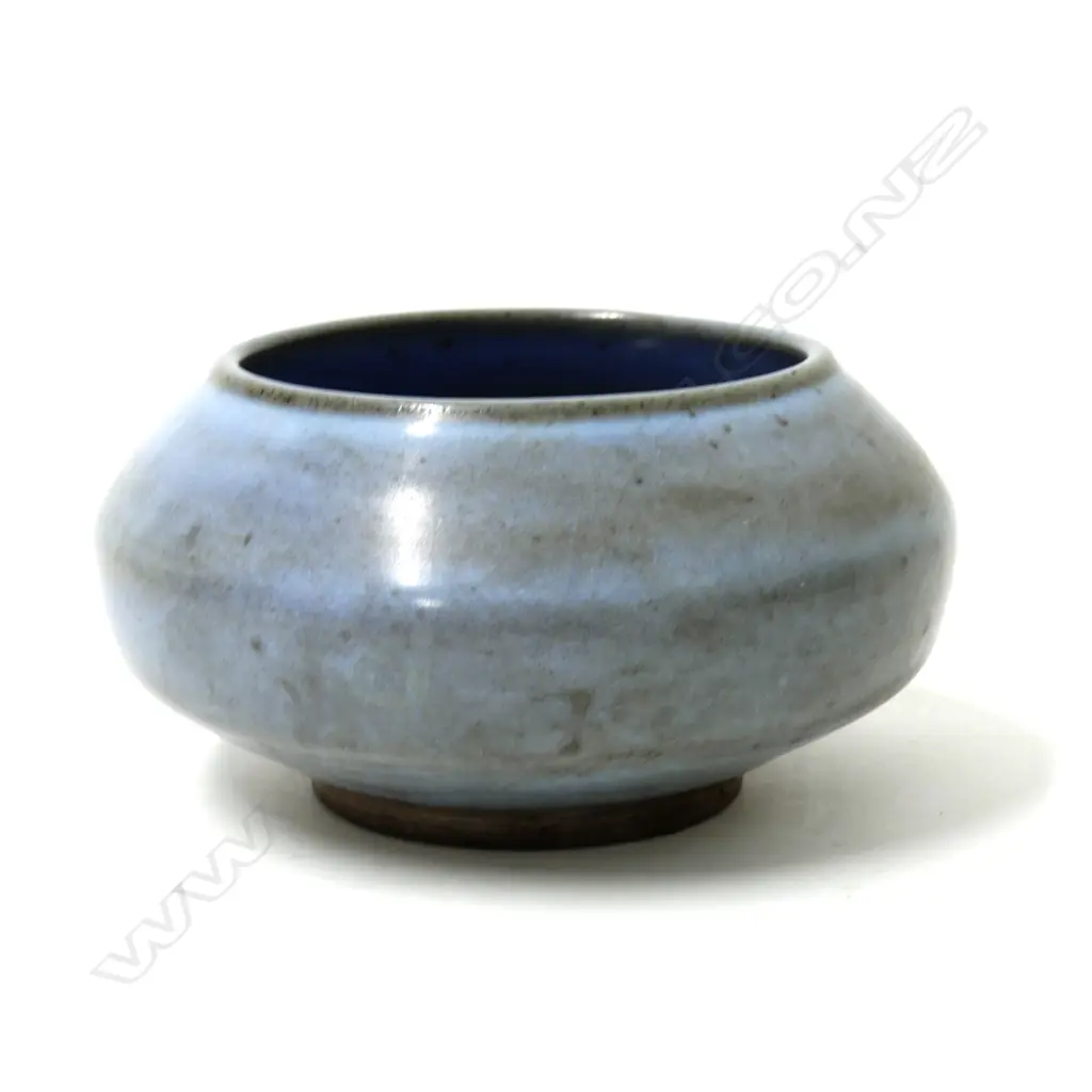 A Chinese pottery bowl Image 1++