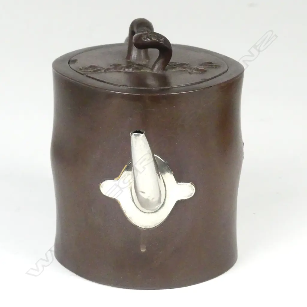 A 19thC Chinese Yixing ware teapot Image 1++