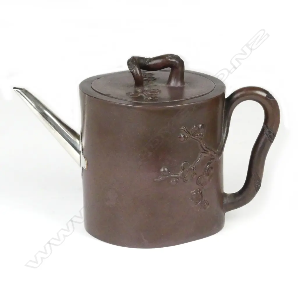 A 19thC Chinese Yixing ware teapot Image 1++